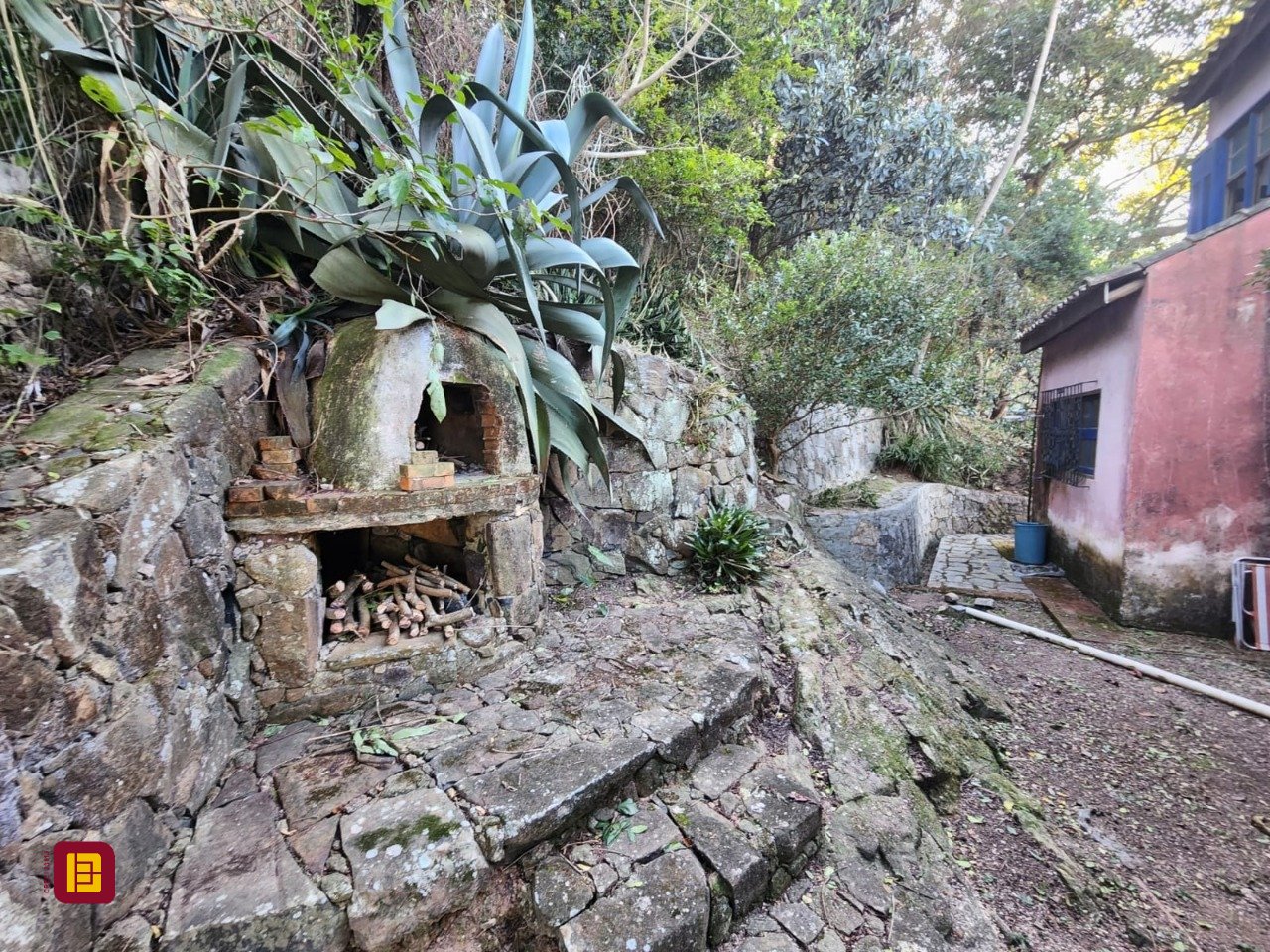 Casa com 130m², 2 quartos, 1 garagem, no bairro Morro das Pedras em Florianópolis