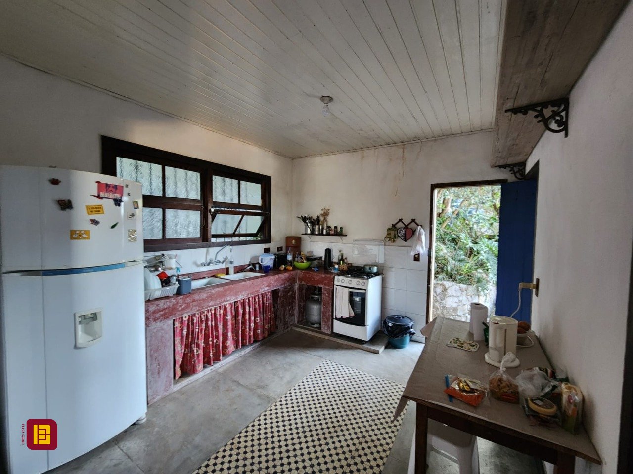 Casa com 130m², 2 quartos, 1 garagem, no bairro Morro das Pedras em Florianópolis