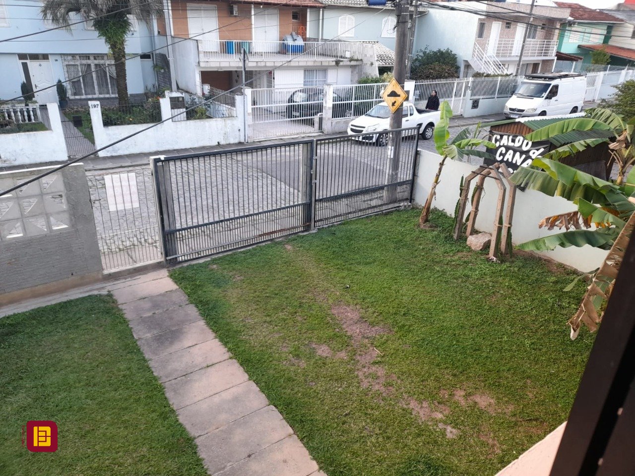 Casa com 134m², 1 garagem, no bairro Trindade em Florianópolis