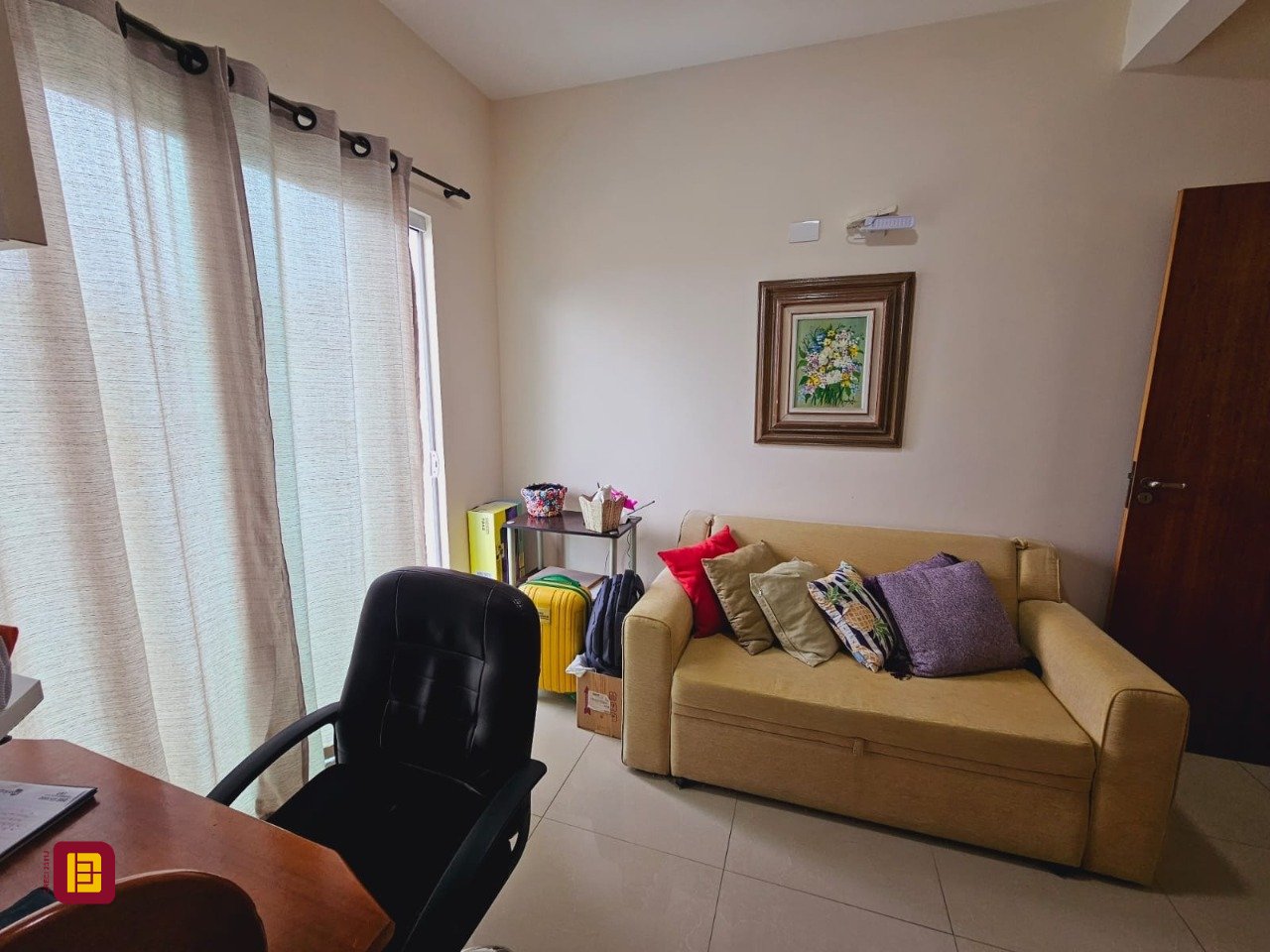 Casa com 291m², 8 quartos (sendo 4 suítes), 3 garagens, no bairro Trindade em Florianópolis