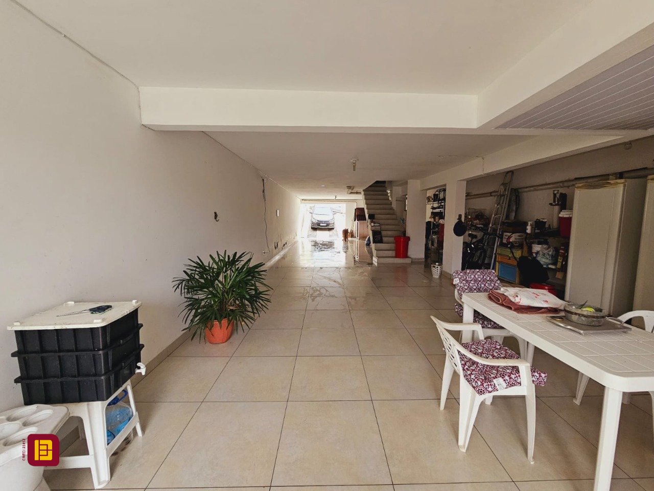 Casa com 291m², 8 quartos (sendo 4 suítes), 3 garagens, no bairro Trindade em Florianópolis