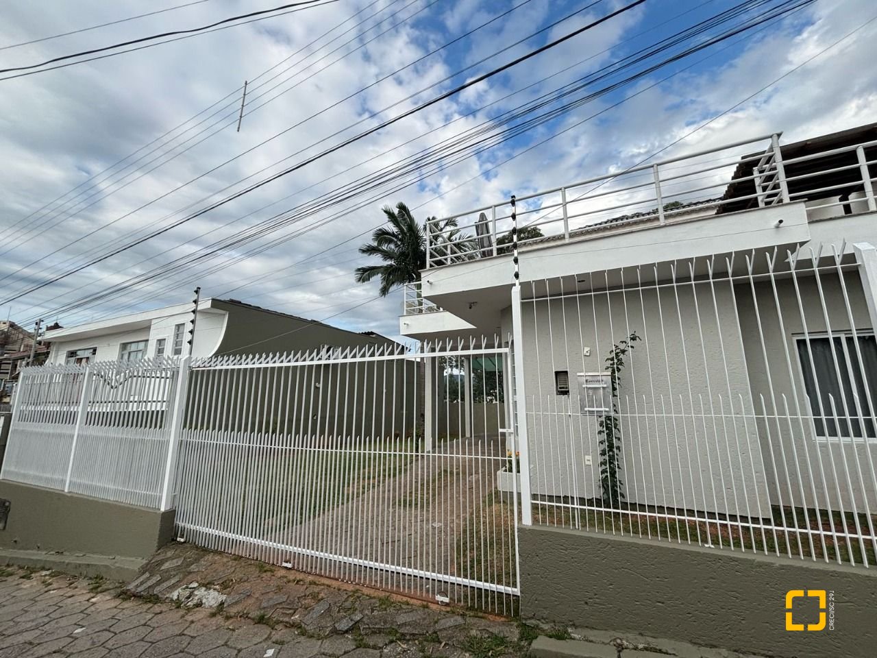 Casa com 139m², 3 quartos (sendo 1 suíte), 1 garagem, no bairro Agronômica em Florianópolis