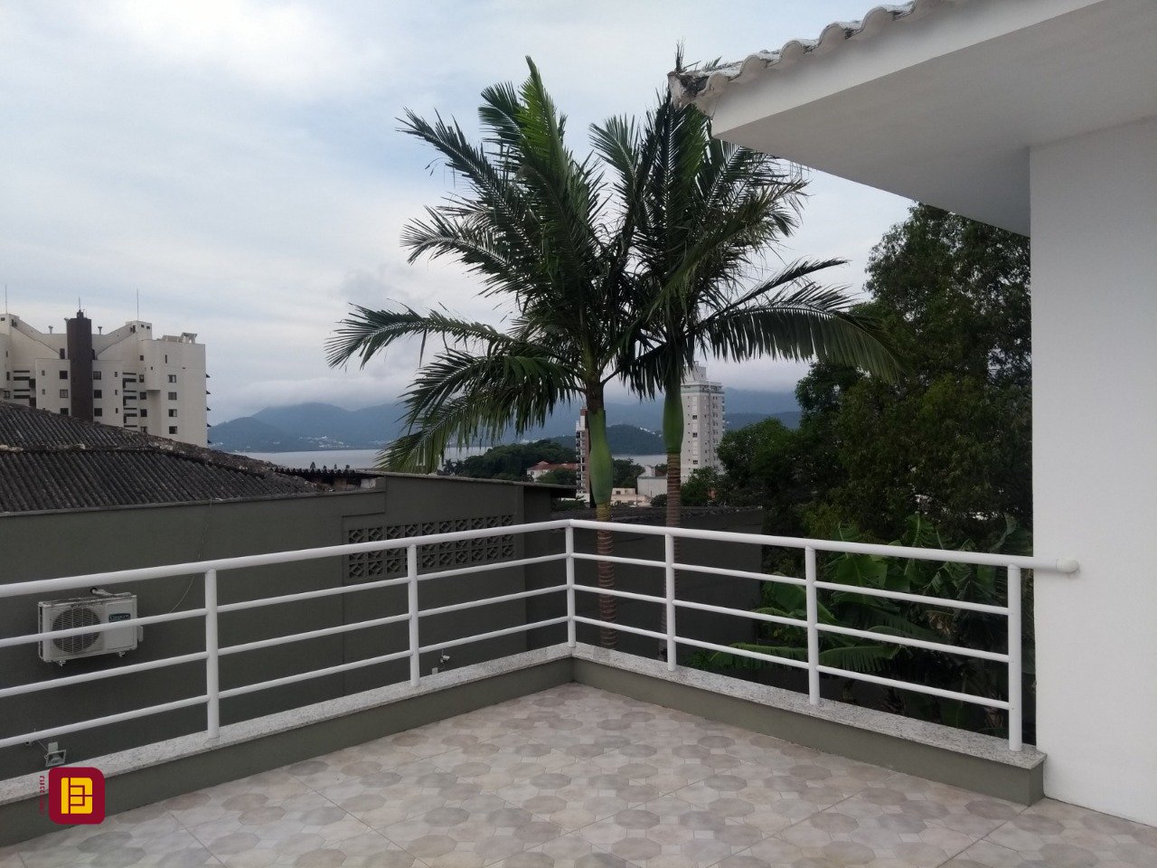 Casa com 139m², 3 quartos (sendo 1 suíte), 1 garagem, no bairro Agronômica em Florianópolis