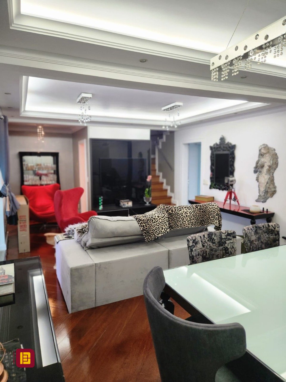 Casa com 278m², 4 quartos (sendo 1 suíte), 3 garagens, no bairro Canasvieiras em Florianópolis