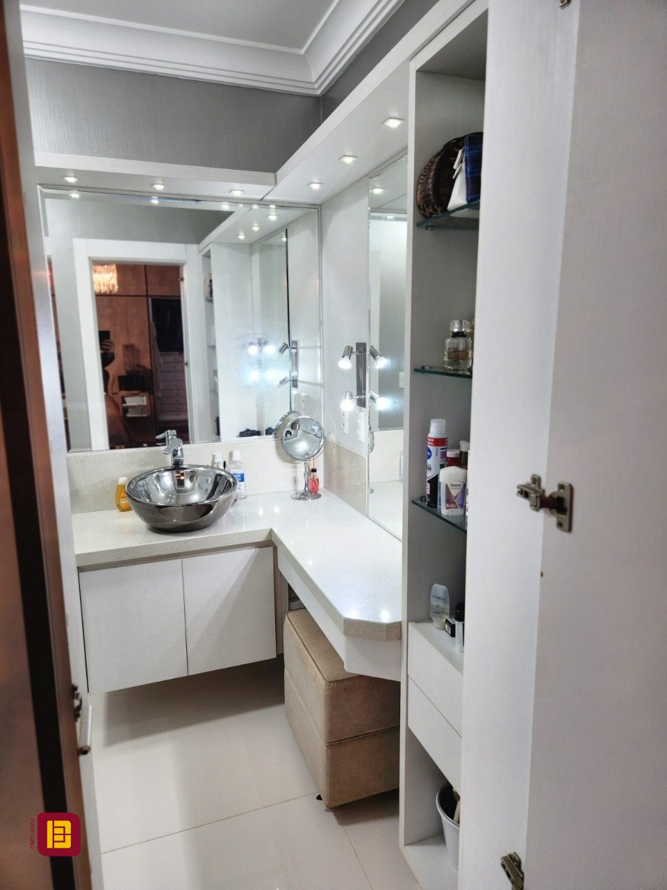 Casa com 278m², 4 quartos (sendo 1 suíte), 3 garagens, no bairro Canasvieiras em Florianópolis