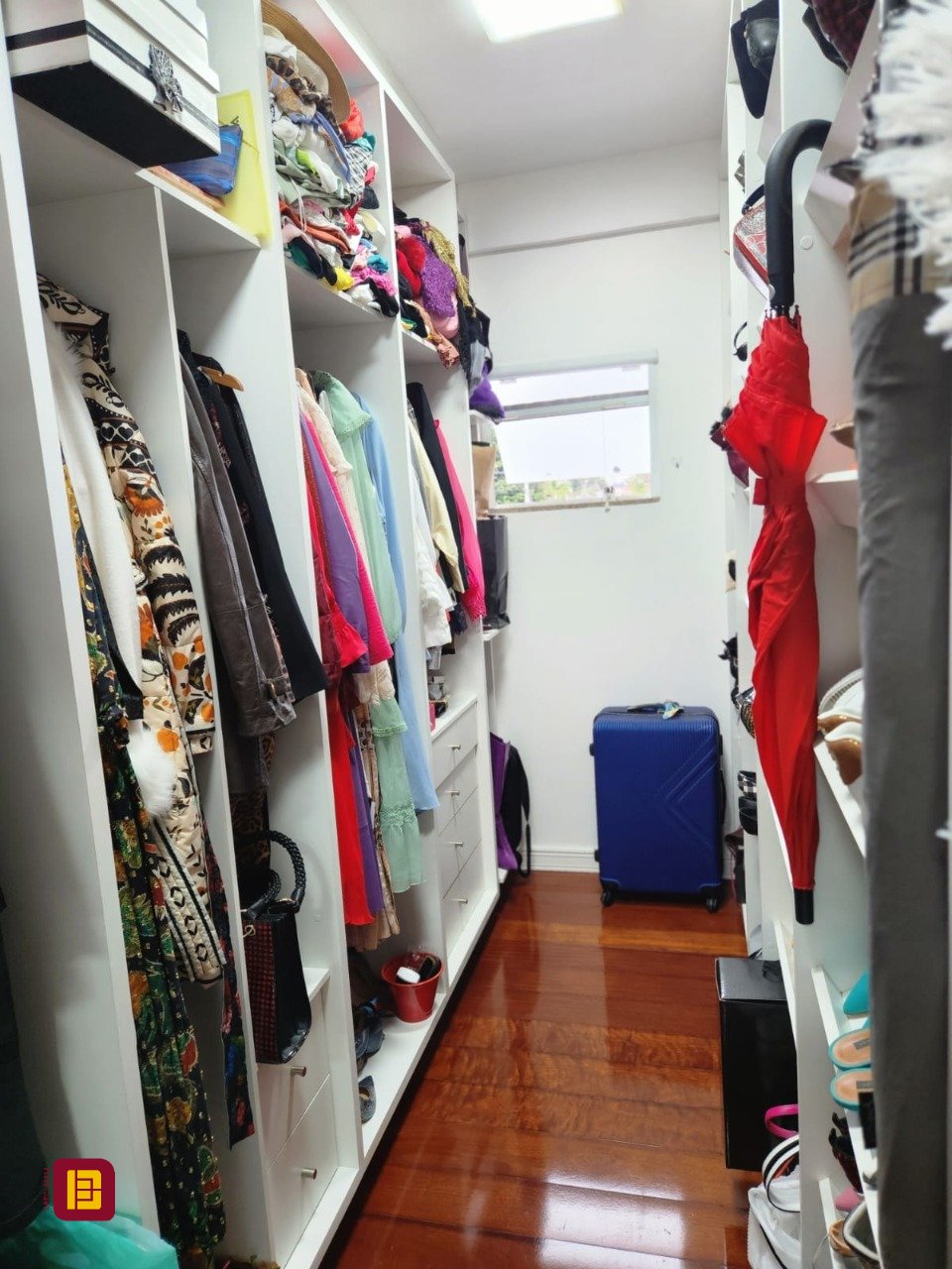 Casa com 278m², 4 quartos (sendo 1 suíte), 3 garagens, no bairro Canasvieiras em Florianópolis