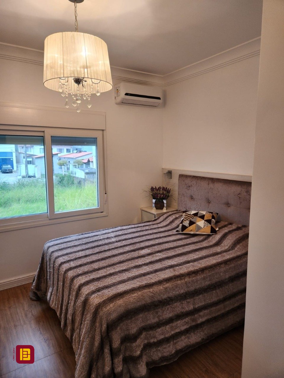 Casa com 278m², 4 quartos (sendo 1 suíte), 3 garagens, no bairro Canasvieiras em Florianópolis