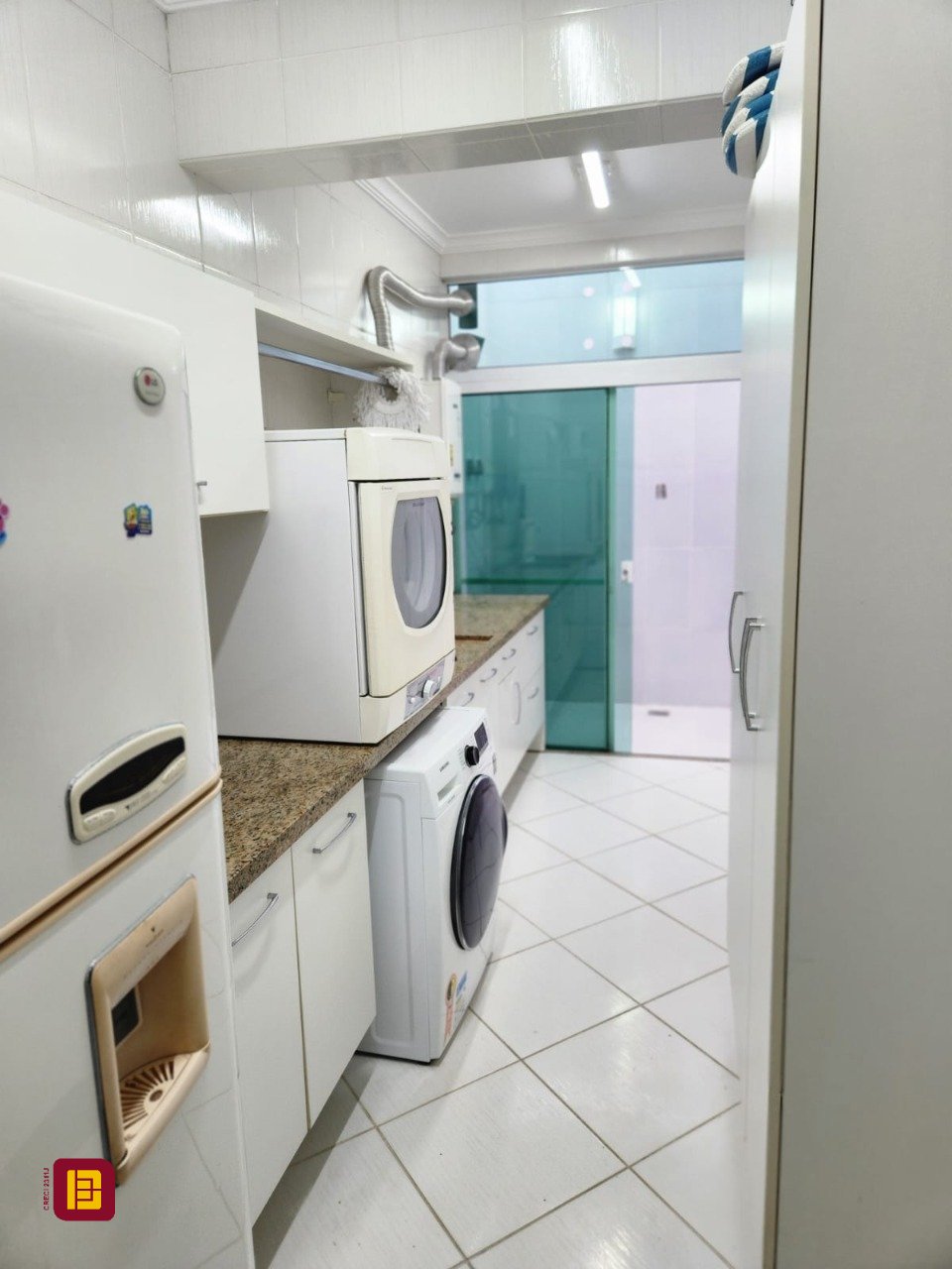 Casa com 278m², 4 quartos (sendo 1 suíte), 3 garagens, no bairro Canasvieiras em Florianópolis