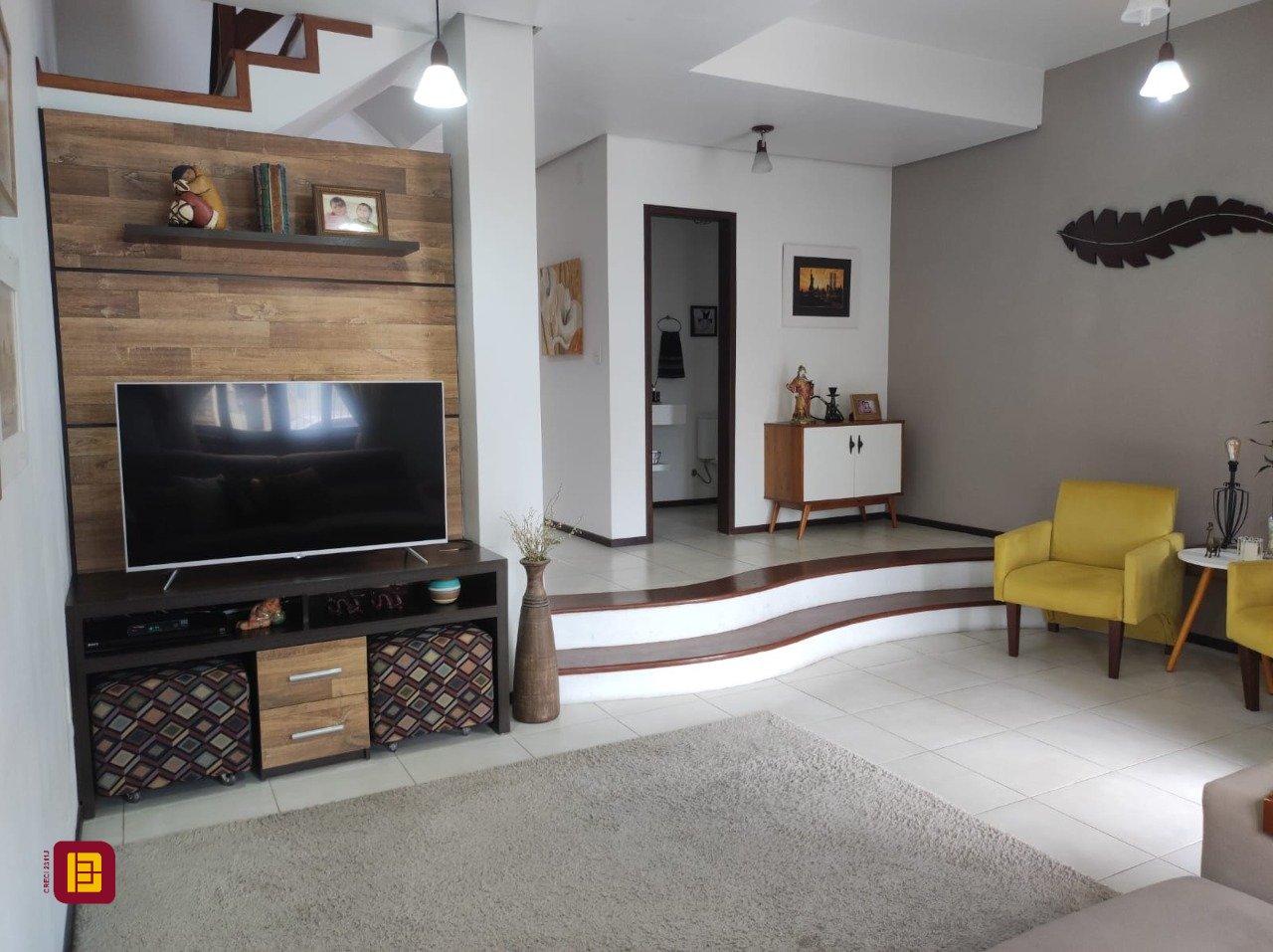 Casa com 143m², 4 quartos (sendo 1 suíte), 2 garagens, no bairro Centro em São José