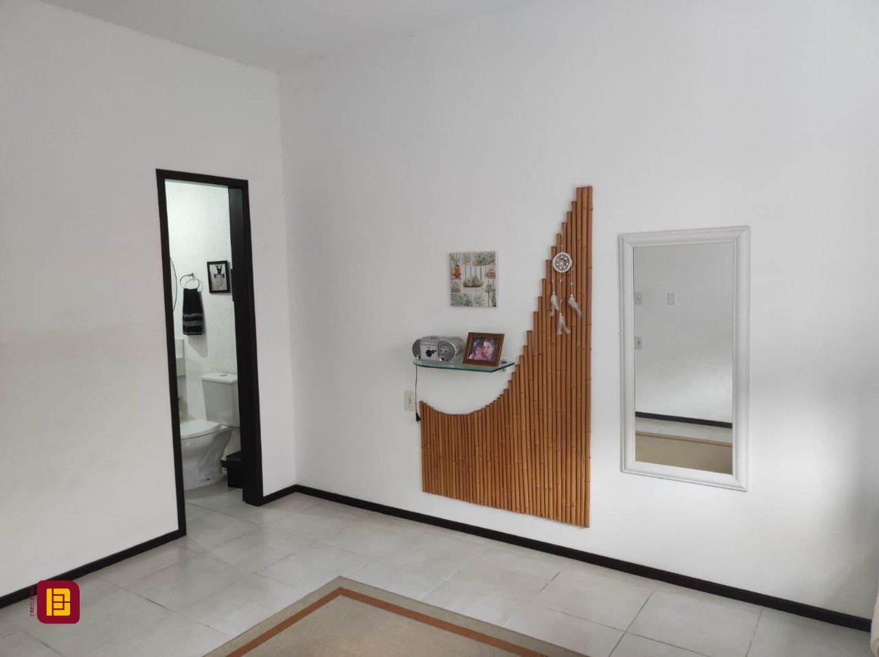 Casa com 143m², 4 quartos (sendo 1 suíte), 2 garagens, no bairro Centro em São José