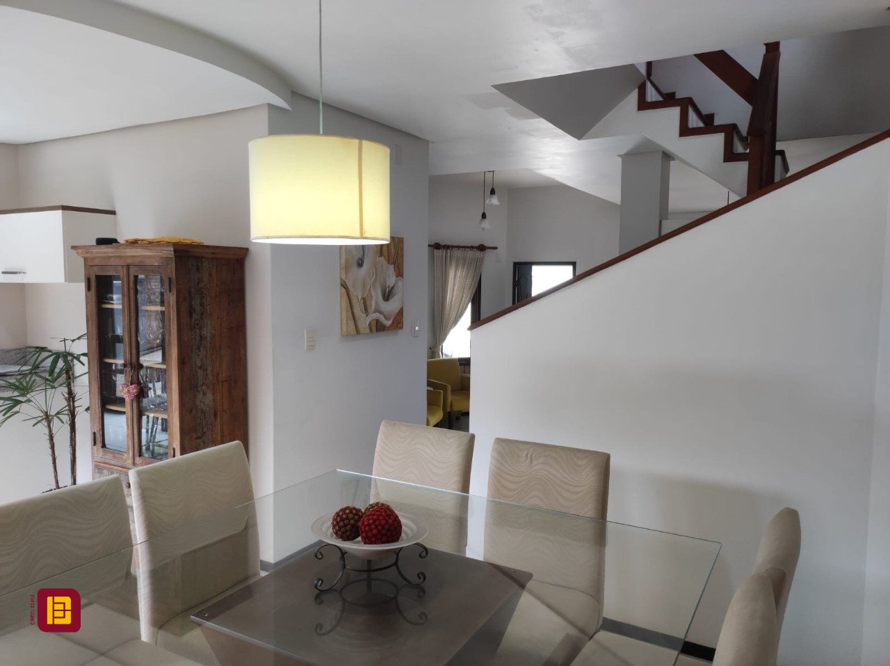 Casa com 143m², 4 quartos (sendo 1 suíte), 2 garagens, no bairro Centro em São José