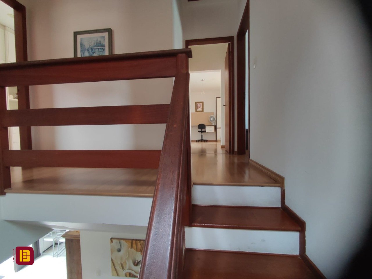 Casa com 143m², 4 quartos (sendo 1 suíte), 2 garagens, no bairro Centro em São José