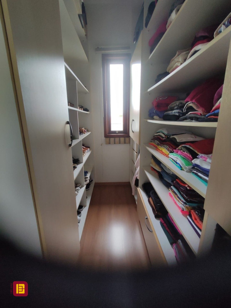 Casa com 143m², 4 quartos (sendo 1 suíte), 2 garagens, no bairro Centro em São José