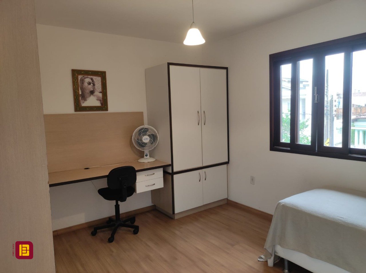 Casa com 143m², 4 quartos (sendo 1 suíte), 2 garagens, no bairro Centro em São José