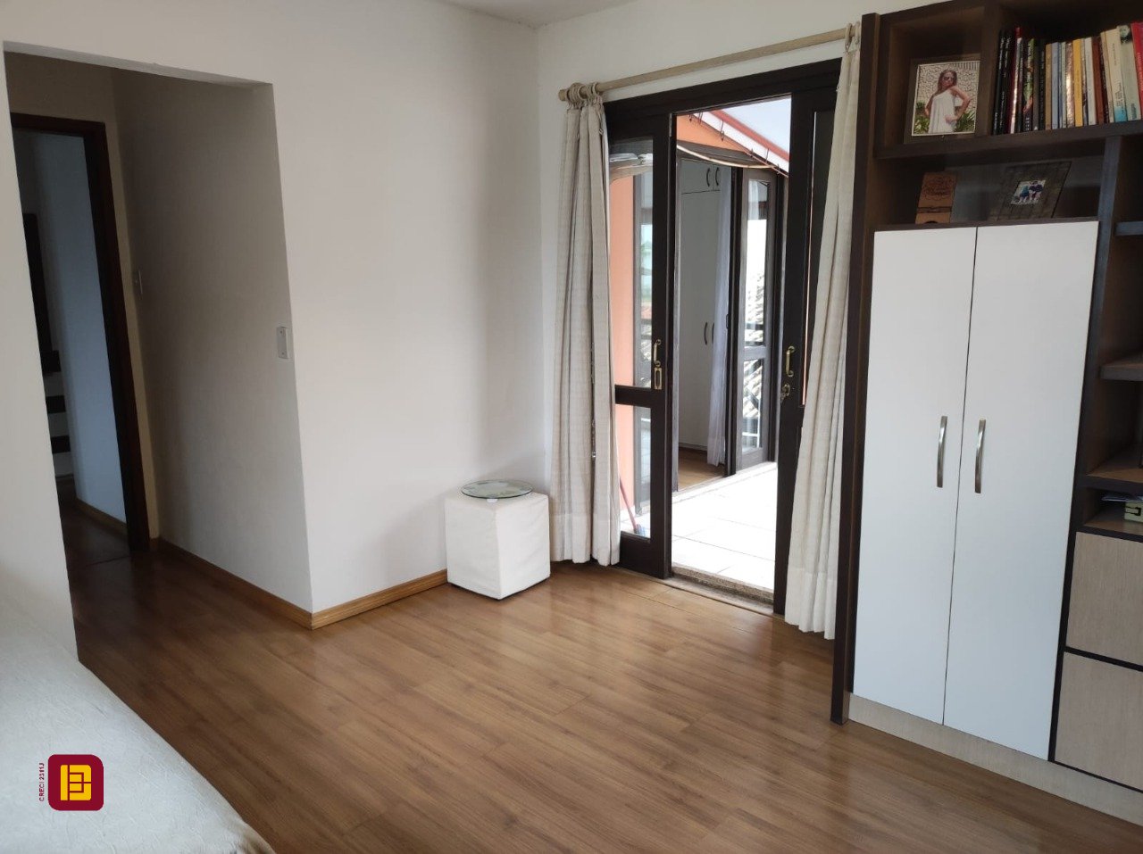 Casa com 143m², 4 quartos (sendo 1 suíte), 2 garagens, no bairro Centro em São José