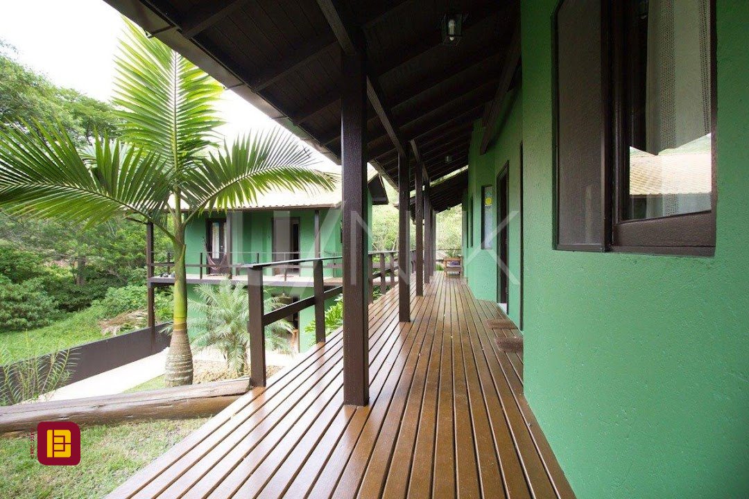 Hotel com 590m², 16 garagens, no bairro Rio Tavares em Florianópolis