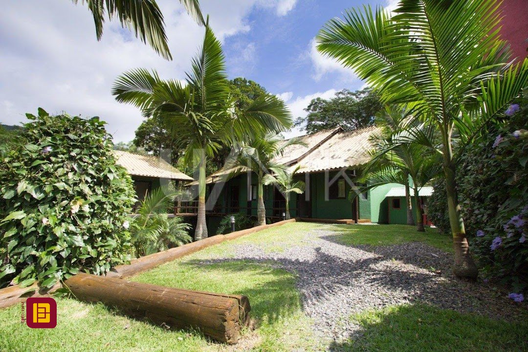 Hotel com 590m², 16 garagens, no bairro Rio Tavares em Florianópolis