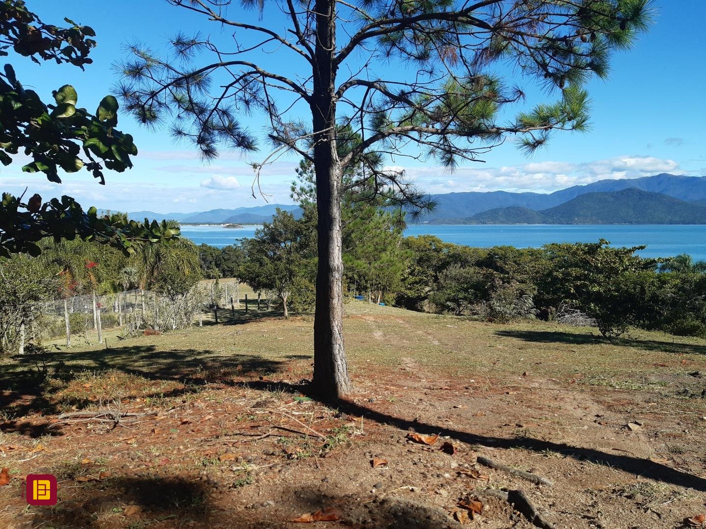 Terreno com 4260m², no bairro Ribeirão da Ilha em Florianópolis