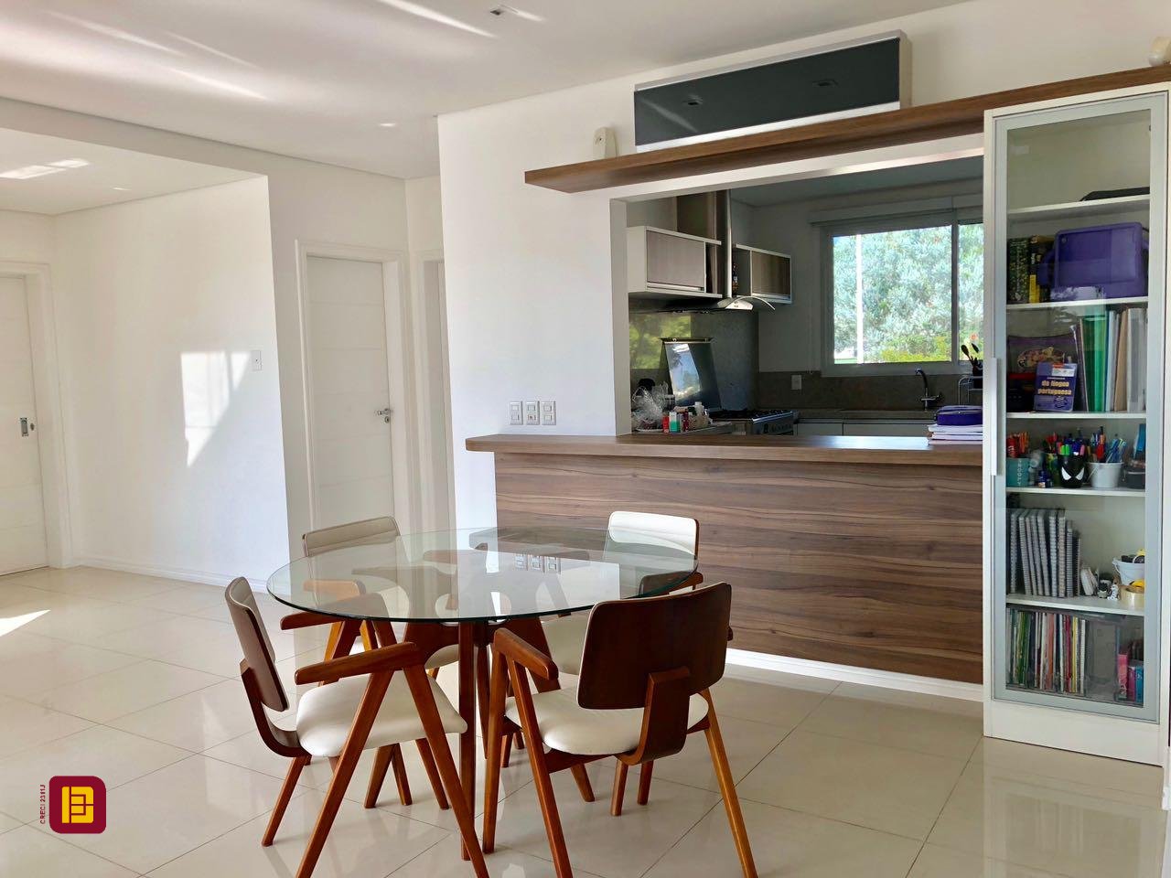 Casa com 460m², 6 quartos (sendo 3 suítes), 3 garagens, no bairro Lagoa da Conceição em Florianópolis