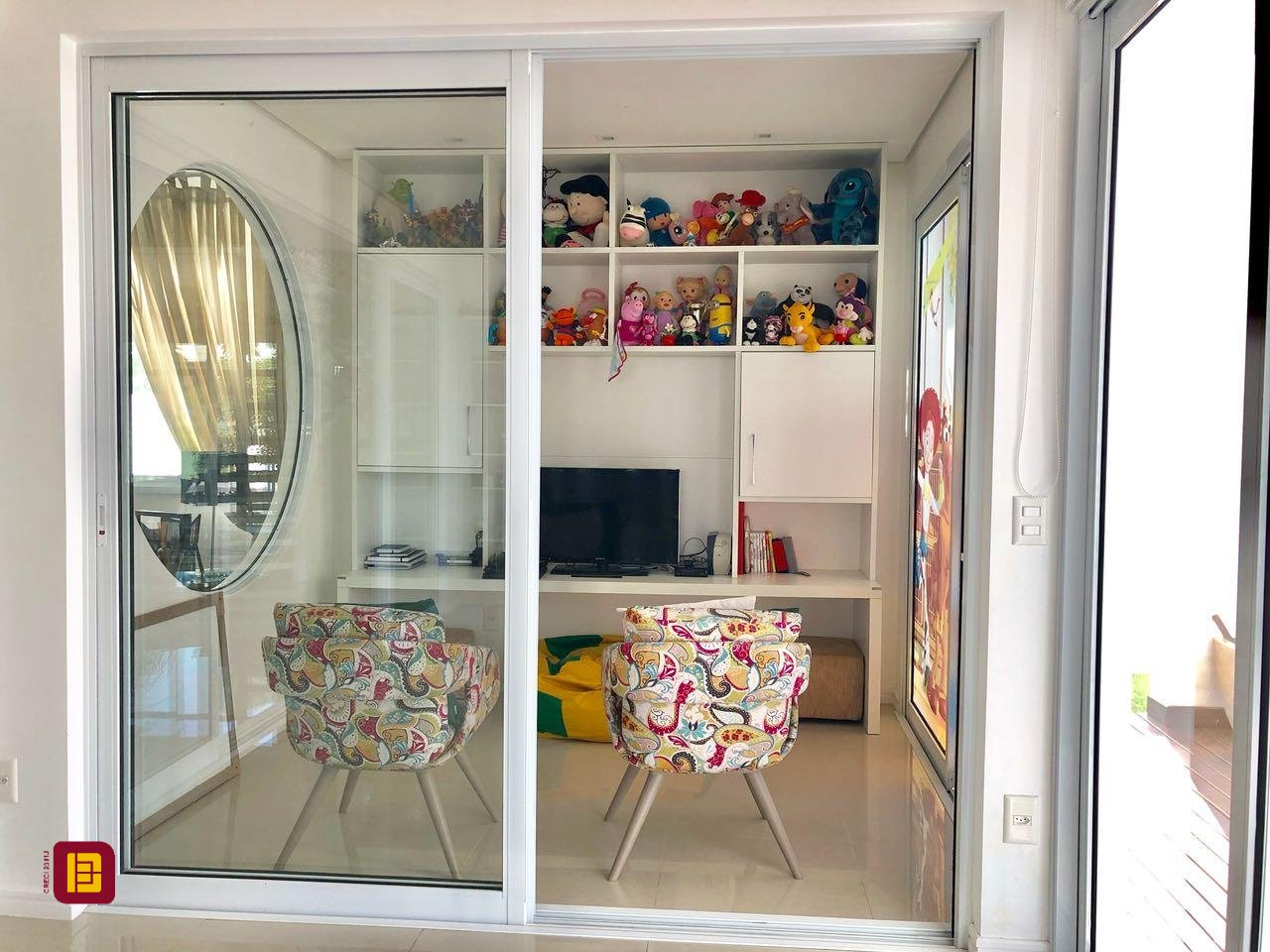Casa com 460m², 6 quartos (sendo 3 suítes), 3 garagens, no bairro Lagoa da Conceição em Florianópolis