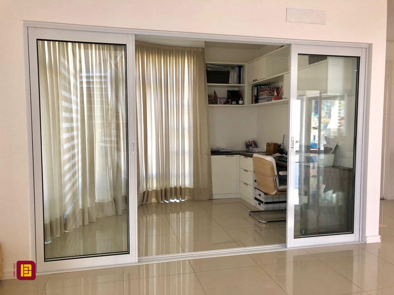 Casa com 460m², 6 quartos (sendo 3 suítes), 3 garagens, no bairro Lagoa da Conceição em Florianópolis