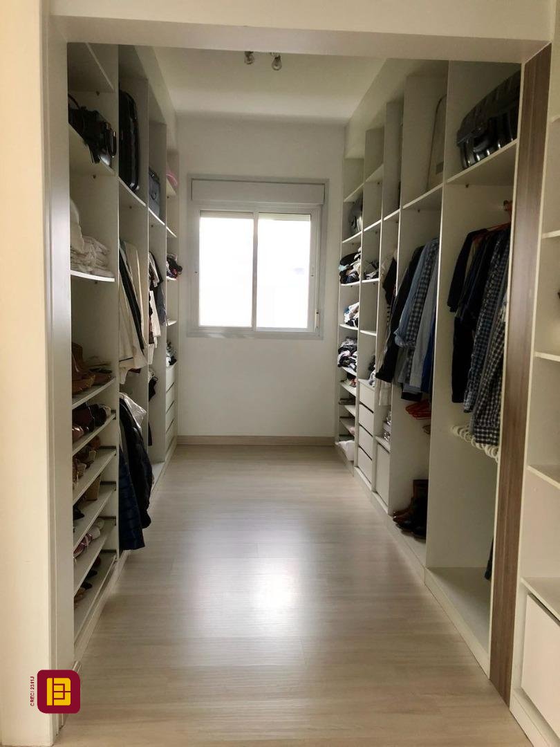 Casa com 460m², 6 quartos (sendo 3 suítes), 3 garagens, no bairro Lagoa da Conceição em Florianópolis