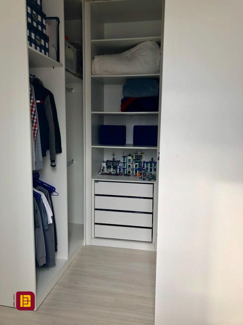 Casa com 460m², 6 quartos (sendo 3 suítes), 3 garagens, no bairro Lagoa da Conceição em Florianópolis