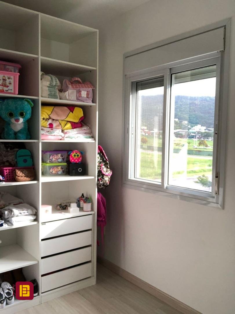Casa com 460m², 6 quartos (sendo 3 suítes), 3 garagens, no bairro Lagoa da Conceição em Florianópolis