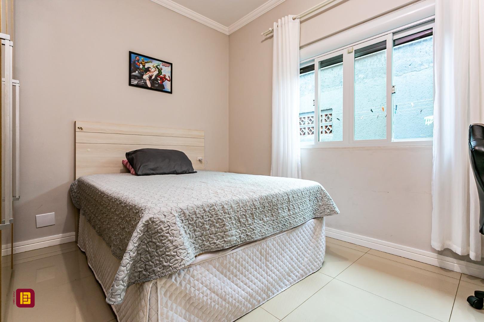 Casa com 120m², 3 quartos (sendo 1 suíte), 2 garagens, no bairro Campeche em Florianópolis