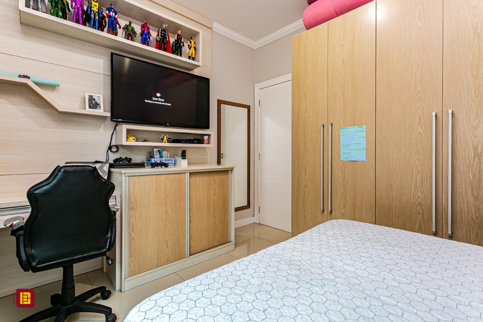 Casa com 120m², 3 quartos (sendo 1 suíte), 2 garagens, no bairro Campeche em Florianópolis