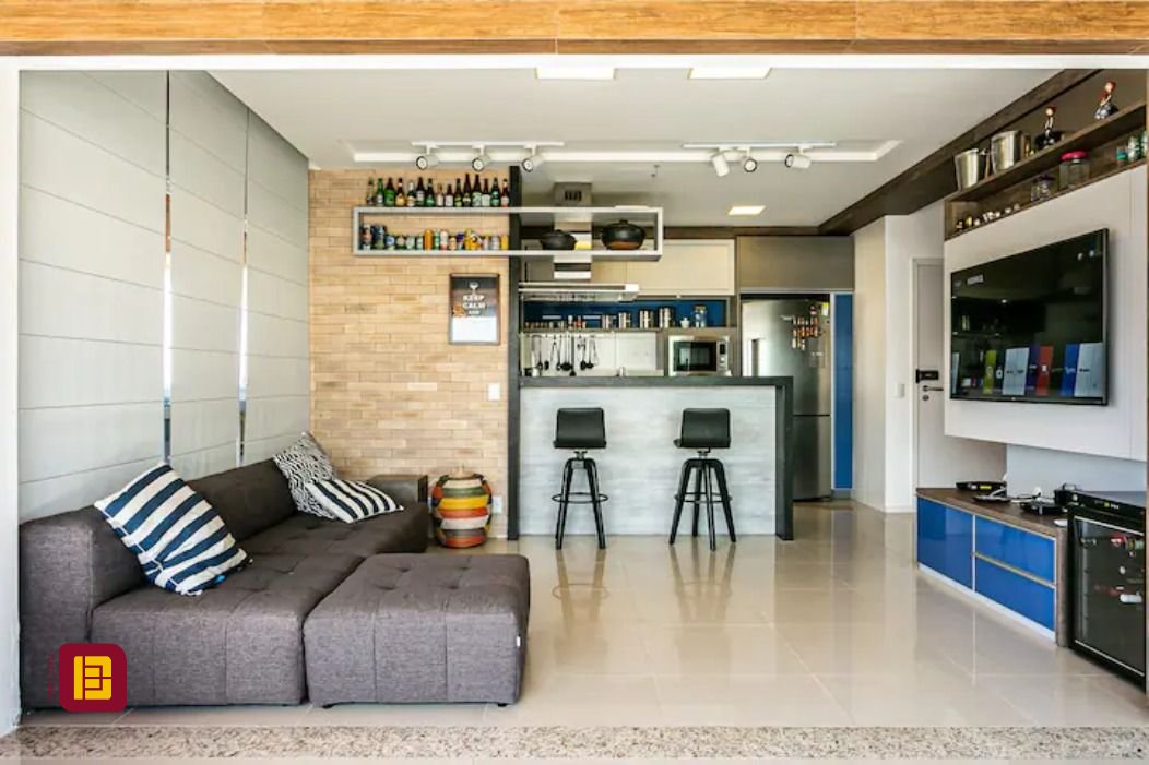 Cobertura com 174m², 4 quartos (sendo 1 suíte), 3 garagens, no bairro Campeche em Florianópolis