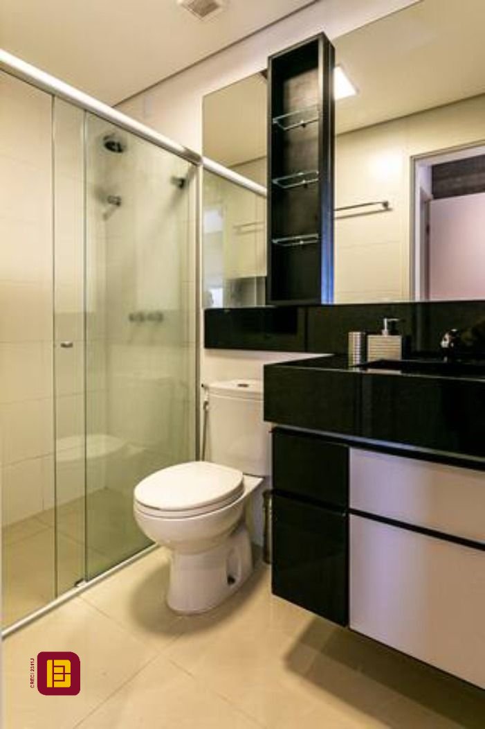 Cobertura com 174m², 4 quartos (sendo 1 suíte), 3 garagens, no bairro Campeche em Florianópolis