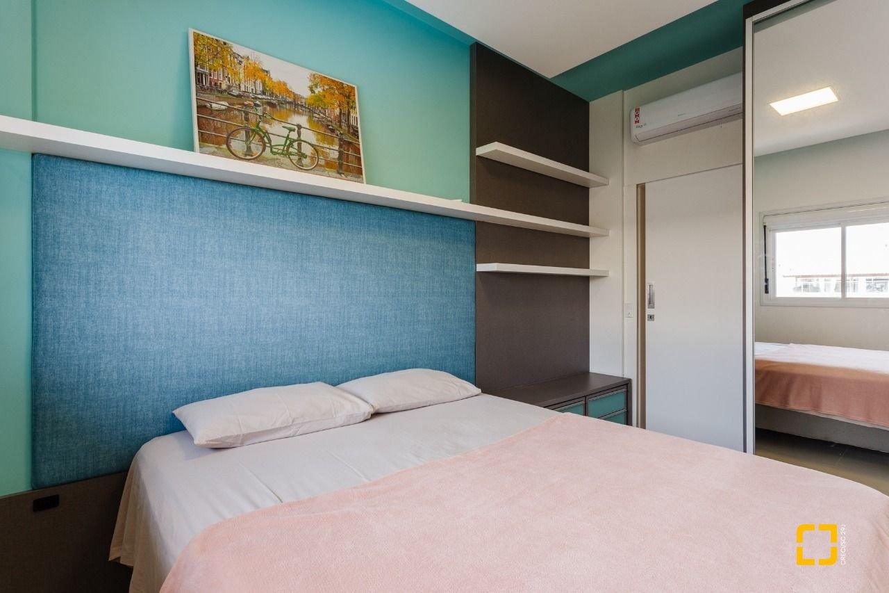 Cobertura com 174m², 4 quartos (sendo 1 suíte), 3 garagens, no bairro Campeche em Florianópolis