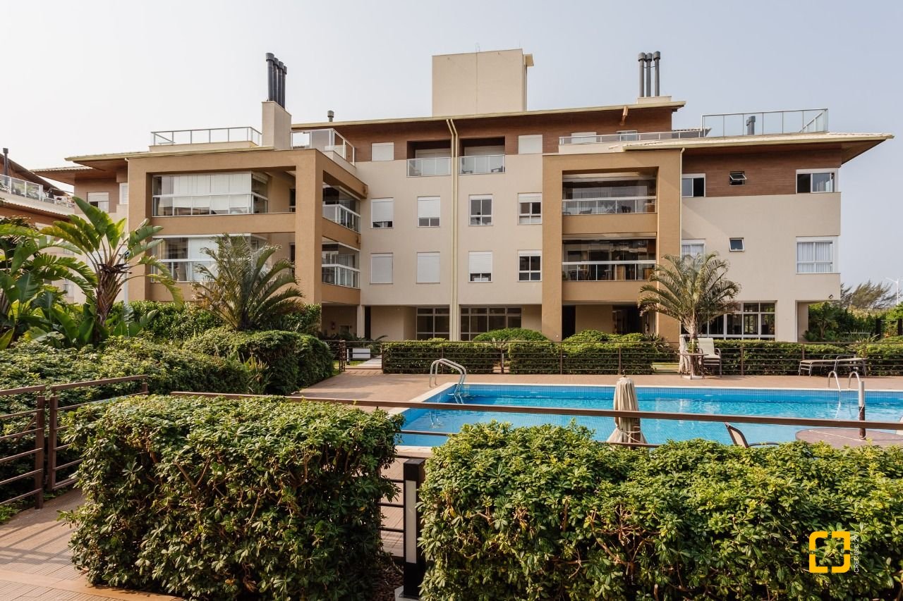 Cobertura com 174m², 4 quartos (sendo 1 suíte), 3 garagens, no bairro Campeche em Florianópolis