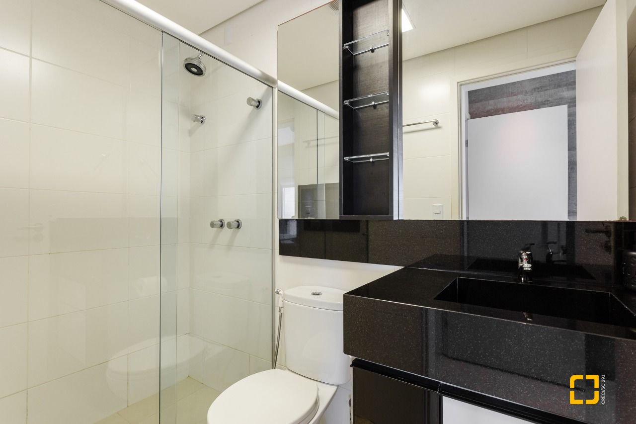 Cobertura com 174m², 4 quartos (sendo 1 suíte), 3 garagens, no bairro Campeche em Florianópolis