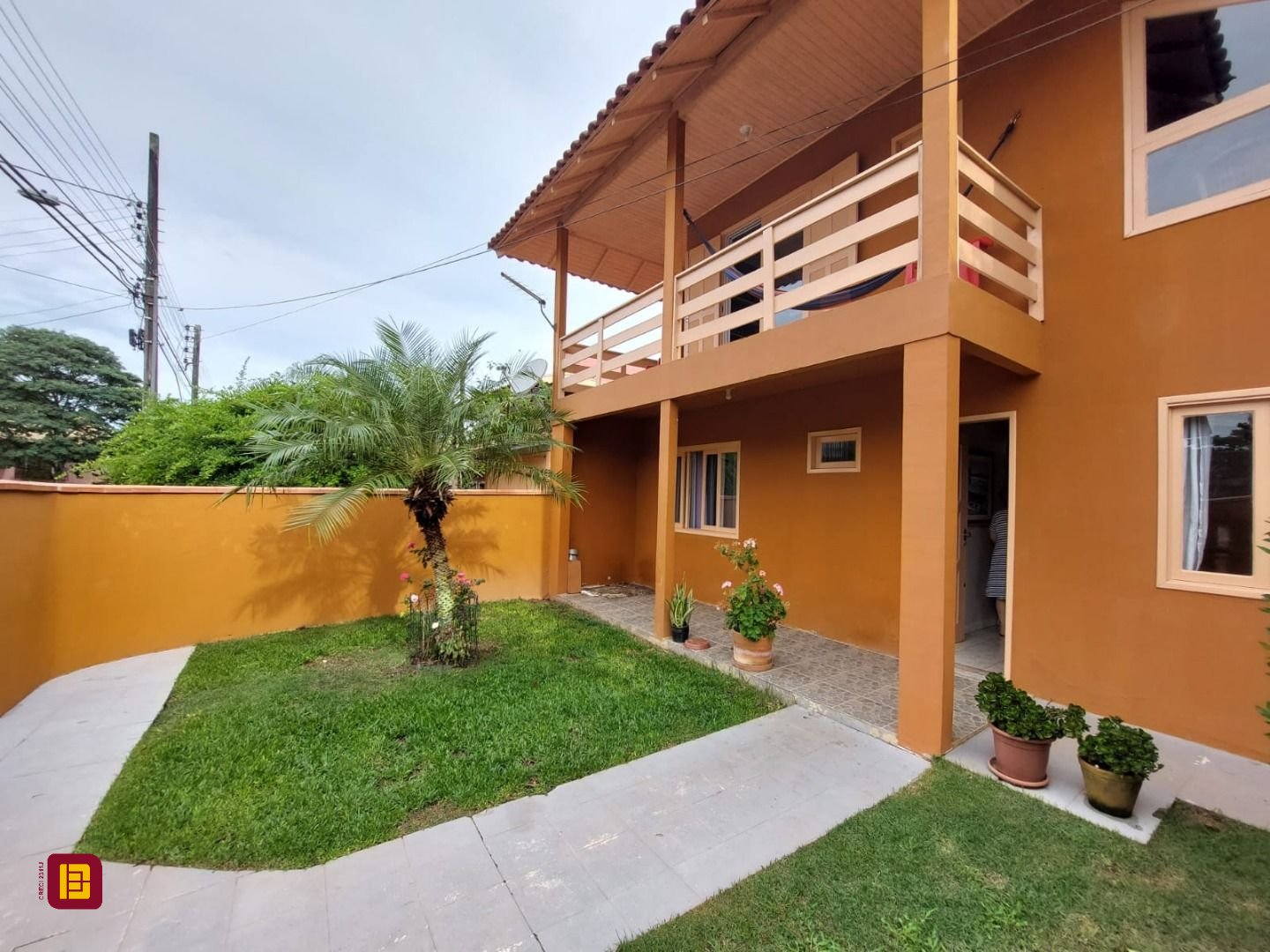 Casa com 192m², 6 quartos (sendo 1 suíte), 2 garagens, no bairro Rio Tavares em Florianópolis