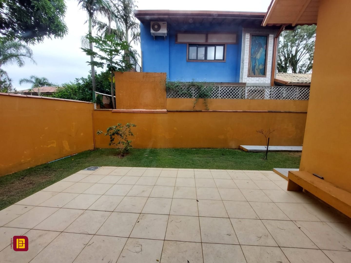 Casa com 192m², 6 quartos (sendo 1 suíte), 2 garagens, no bairro Rio Tavares em Florianópolis
