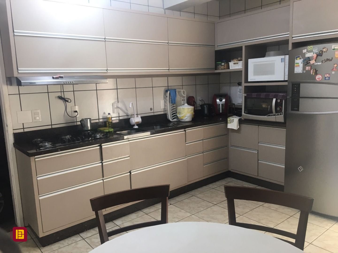 Casa com 192m², 6 quartos (sendo 1 suíte), 2 garagens, no bairro Rio Tavares em Florianópolis