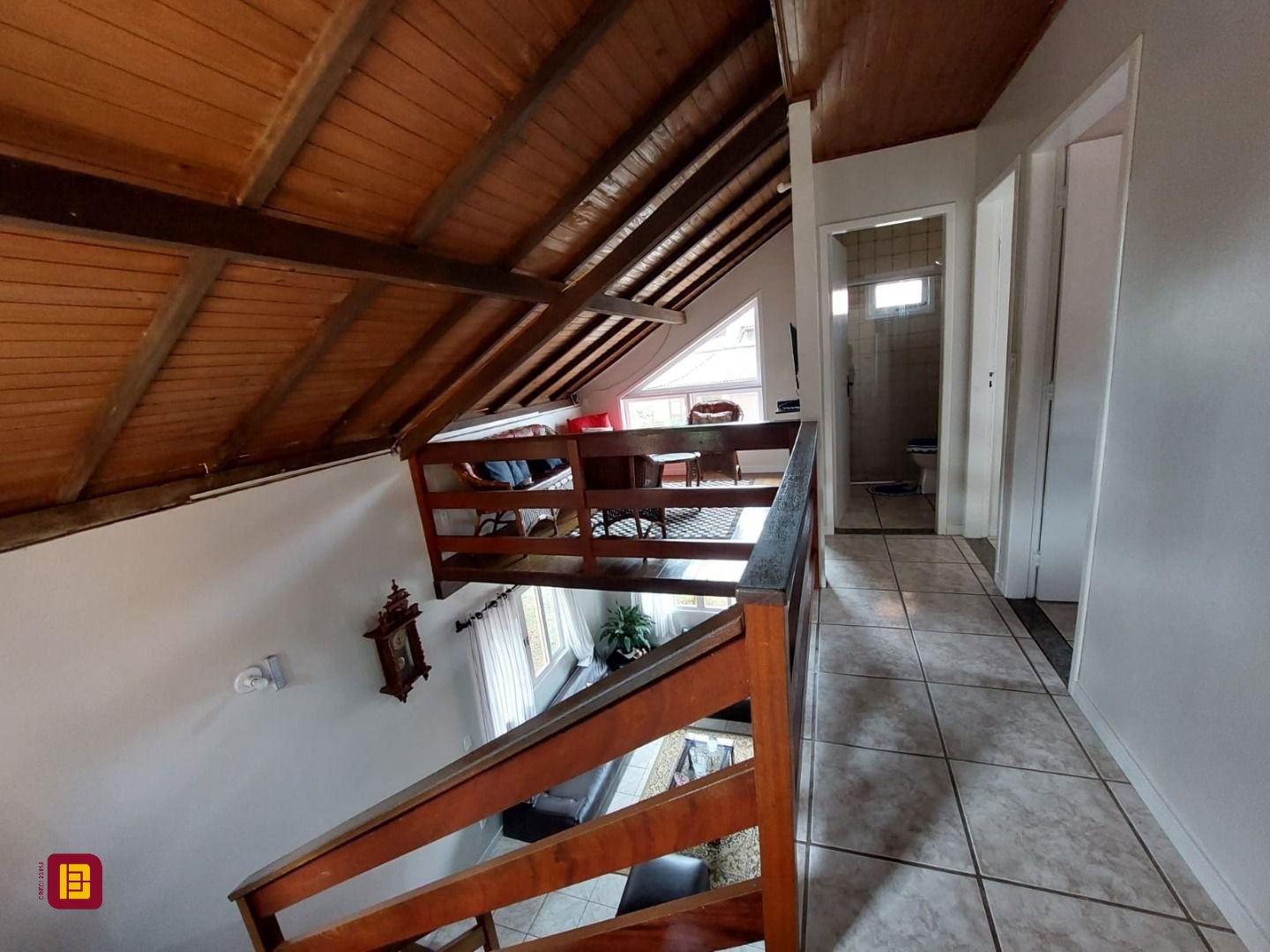 Casa com 192m², 6 quartos (sendo 1 suíte), 2 garagens, no bairro Rio Tavares em Florianópolis