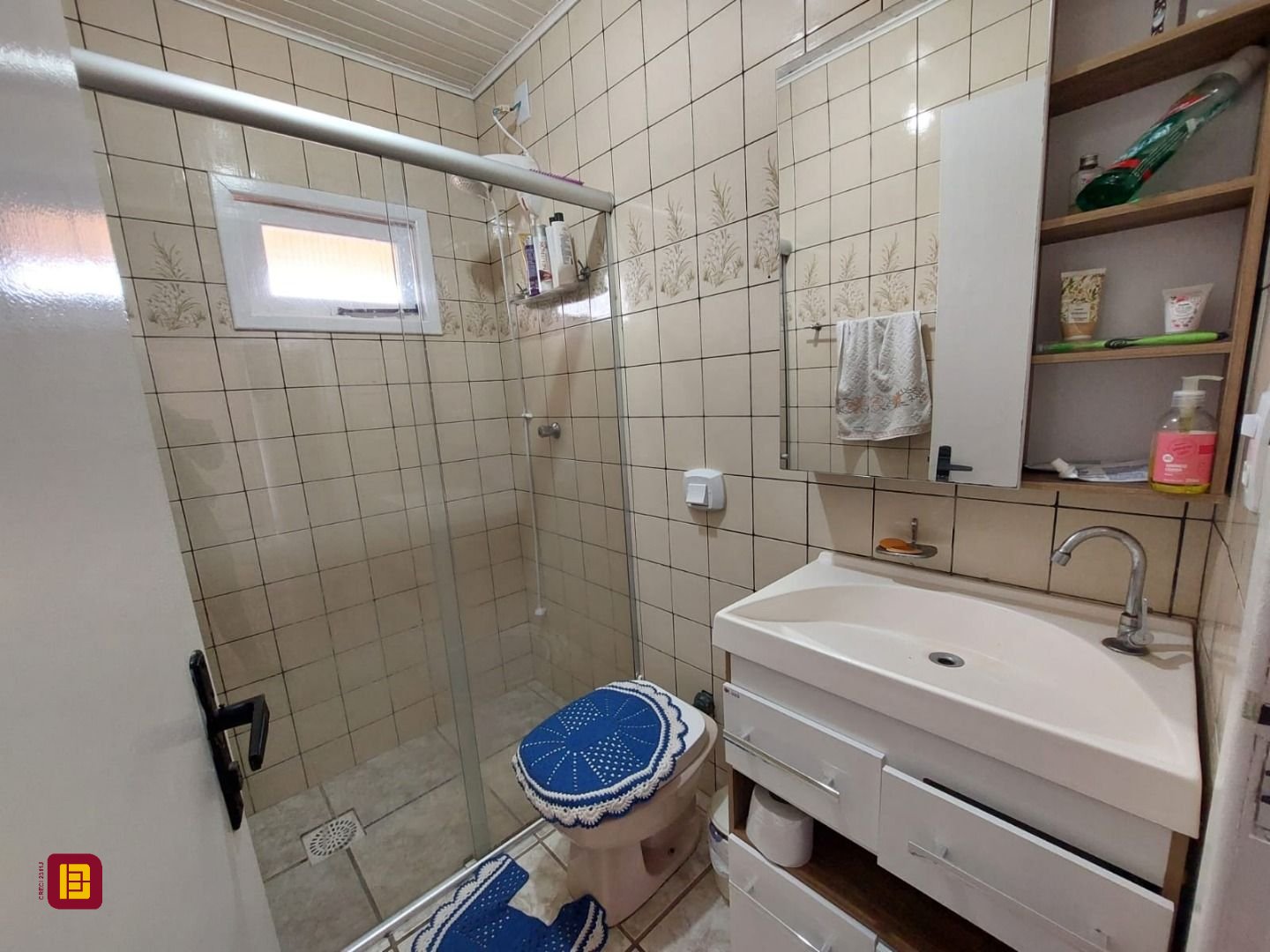 Casa com 192m², 6 quartos (sendo 1 suíte), 2 garagens, no bairro Rio Tavares em Florianópolis