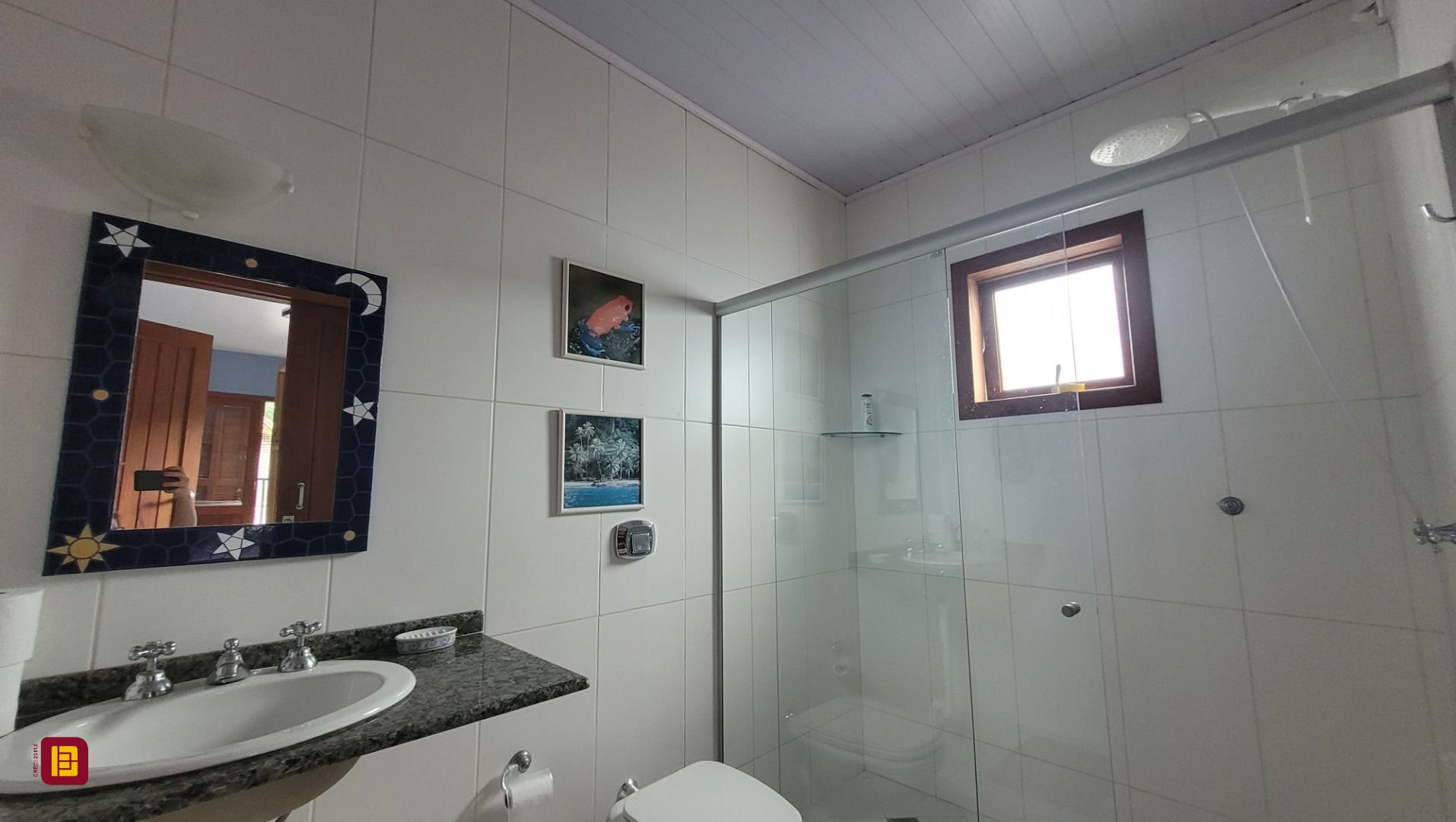 Casa com 203m², 6 quartos (sendo 2 suítes), 5 garagens, no bairro Campeche em Florianópolis