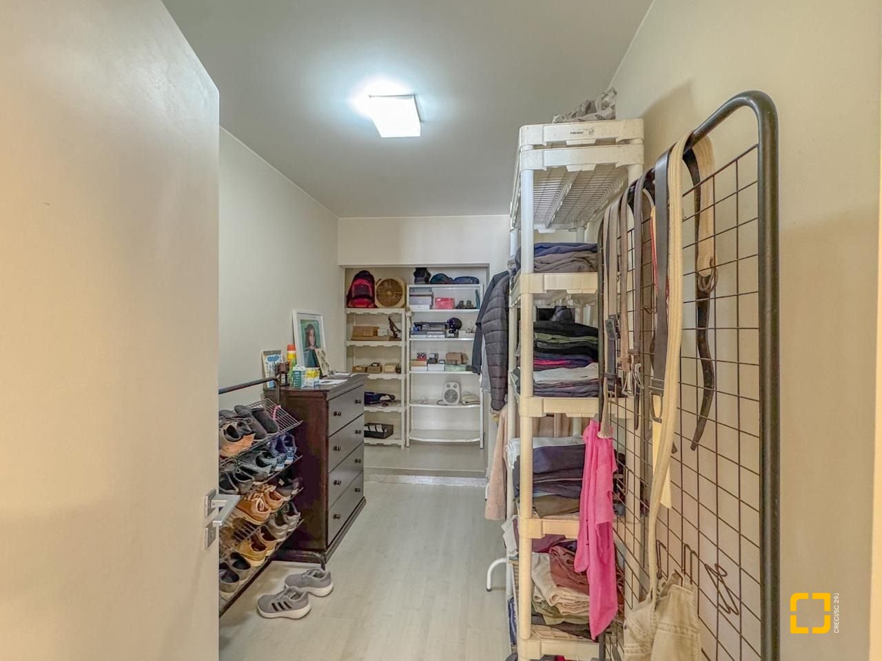 Casa com 350m², 7 quartos (sendo 3 suítes), 3 garagens, no bairro Lagoa da Conceição em Florianópolis
