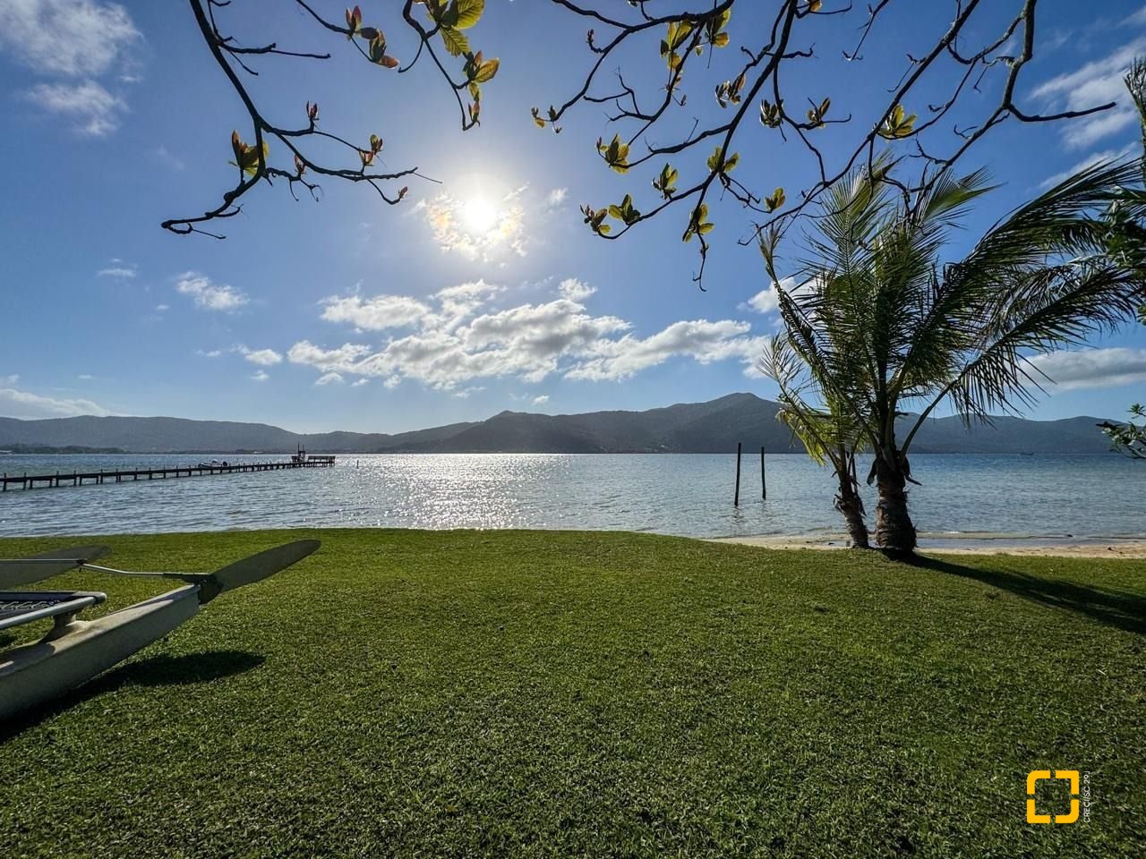 Casa com 350m², 7 quartos (sendo 3 suítes), 3 garagens, no bairro Lagoa da Conceição em Florianópolis