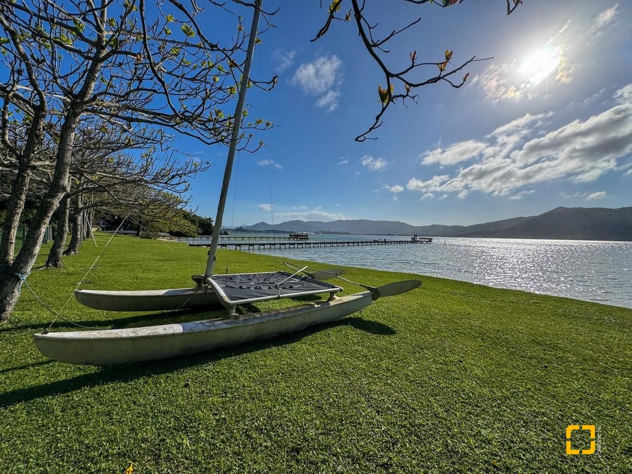 Casa com 350m², 7 quartos (sendo 3 suítes), 3 garagens, no bairro Lagoa da Conceição em Florianópolis
