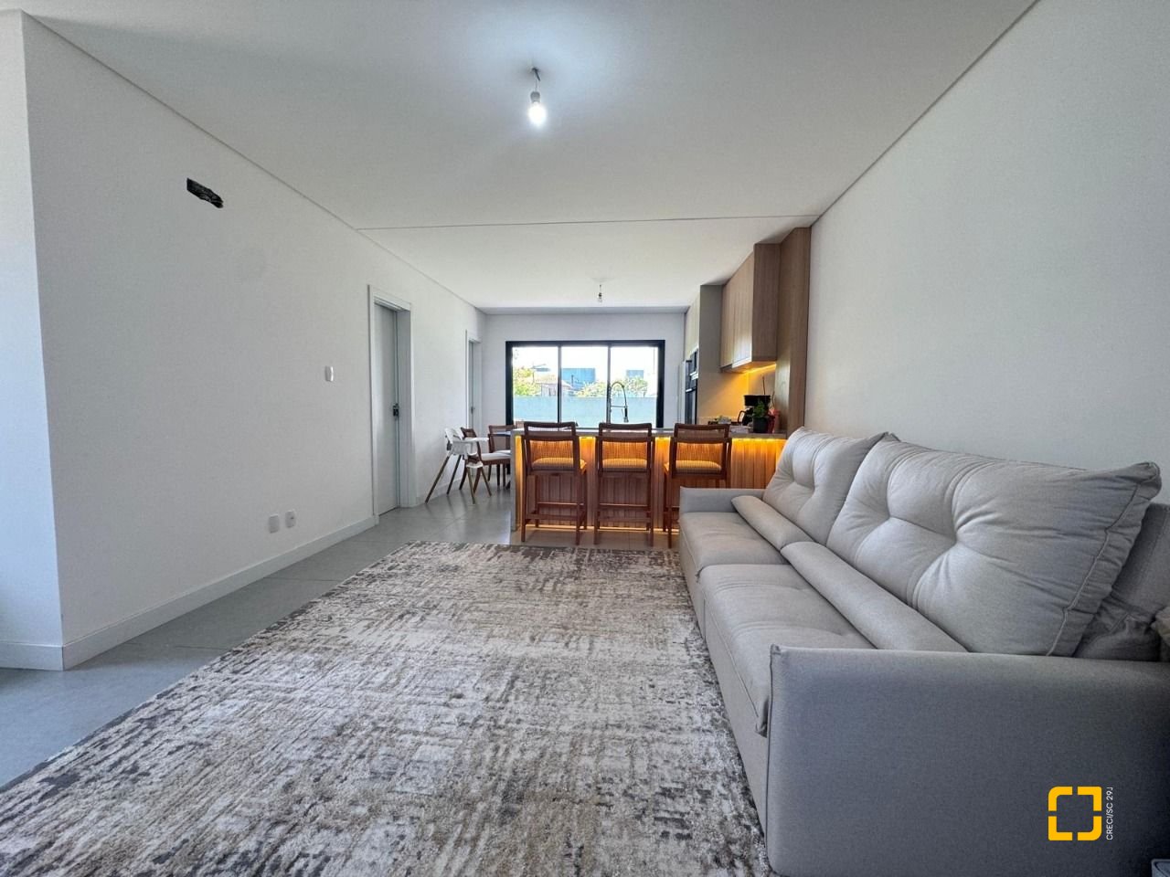 Casa com 204m², 4 quartos (sendo 1 suíte), 2 garagens, no bairro Campeche em Florianópolis