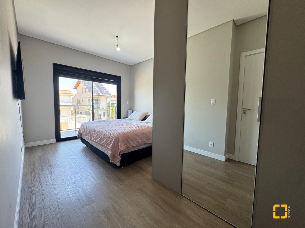 Casa com 204m², 4 quartos (sendo 1 suíte), 2 garagens, no bairro Campeche em Florianópolis