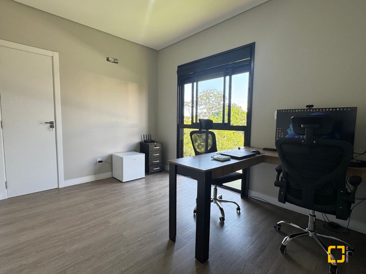 Casa com 204m², 4 quartos (sendo 1 suíte), 2 garagens, no bairro Campeche em Florianópolis