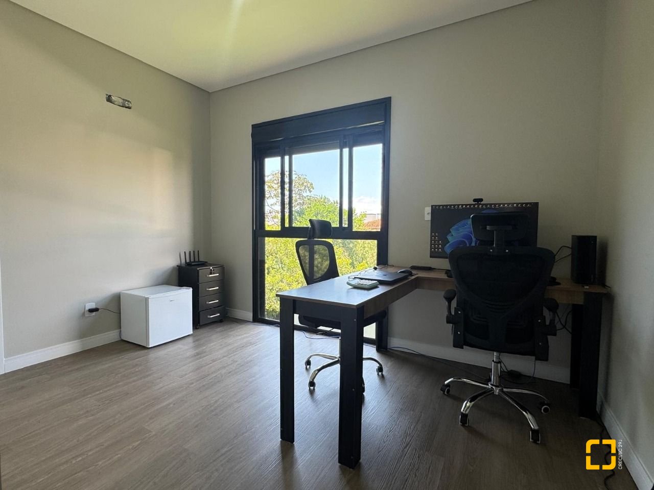 Casa com 204m², 4 quartos (sendo 1 suíte), 2 garagens, no bairro Campeche em Florianópolis