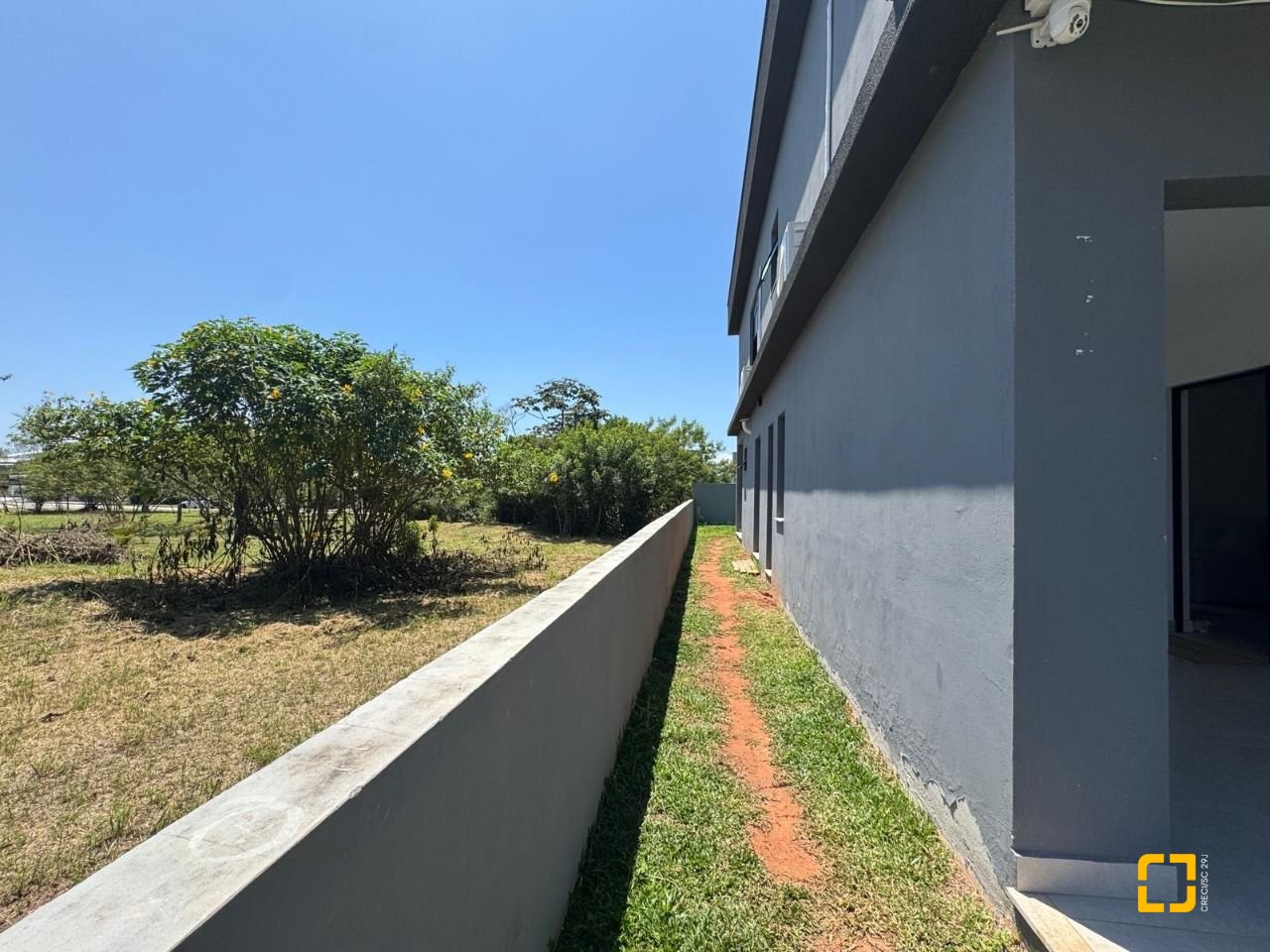 Casa com 204m², 4 quartos (sendo 1 suíte), 2 garagens, no bairro Campeche em Florianópolis