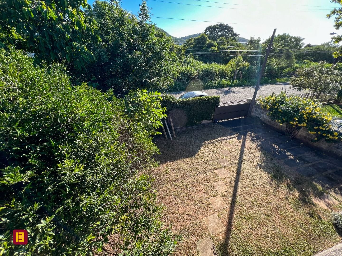Casa com 244m², 4 quartos (sendo 1 suíte), 2 garagens, no bairro Rio Tavares em Florianópolis